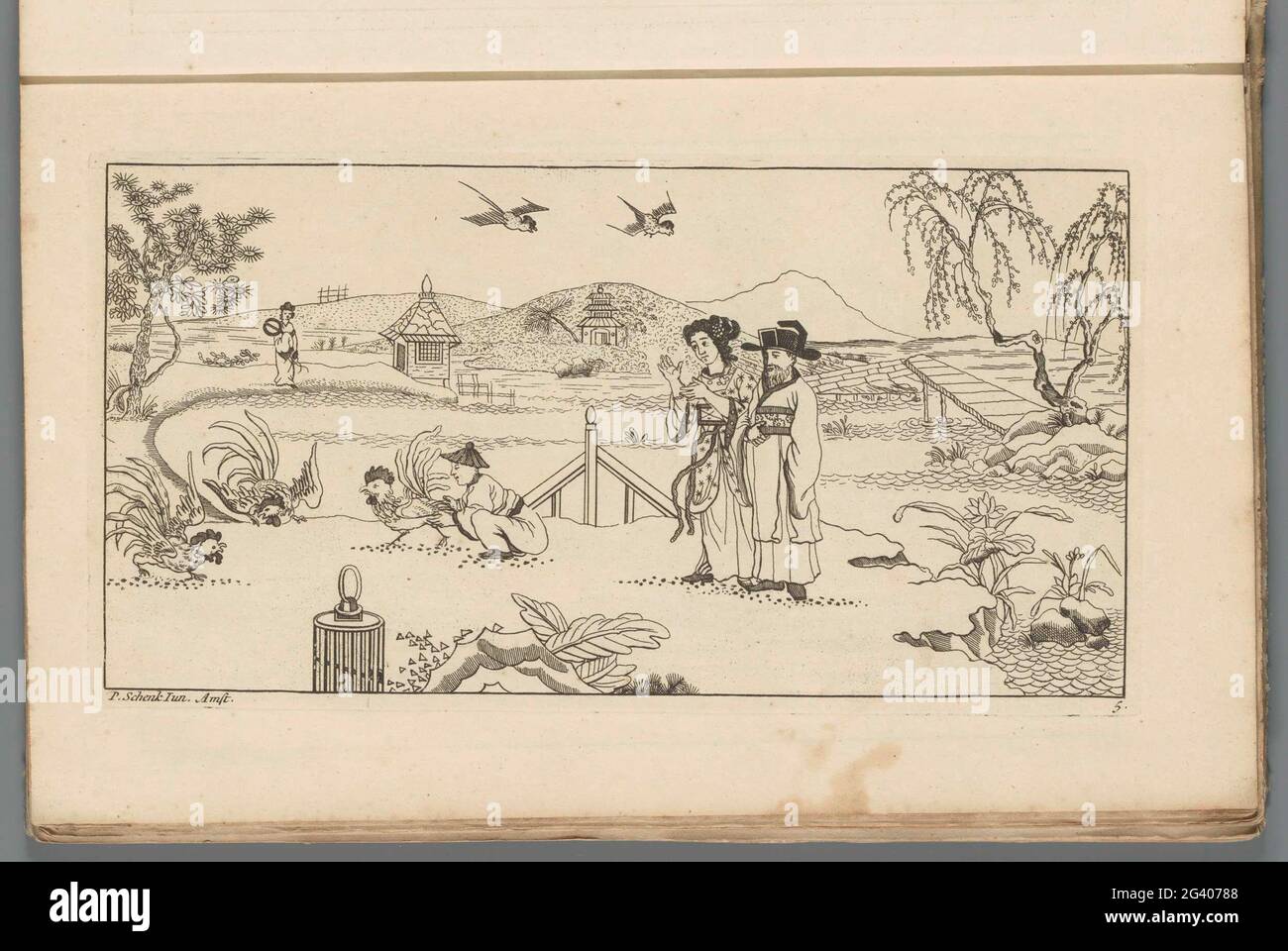 Paesaggio con spettatori in una lotta di cockfight; nuovo sinesen convertito, con grande Moeyte progettato e dato in esso, da P: Schenk Jun (...), prima parte. Un uomo e una donna cinesi che guardano tre galli. Una figura squadrata contiene uno dei galli. Due uccelli nell'aria. Stampa fa parte di un album. Foto Stock