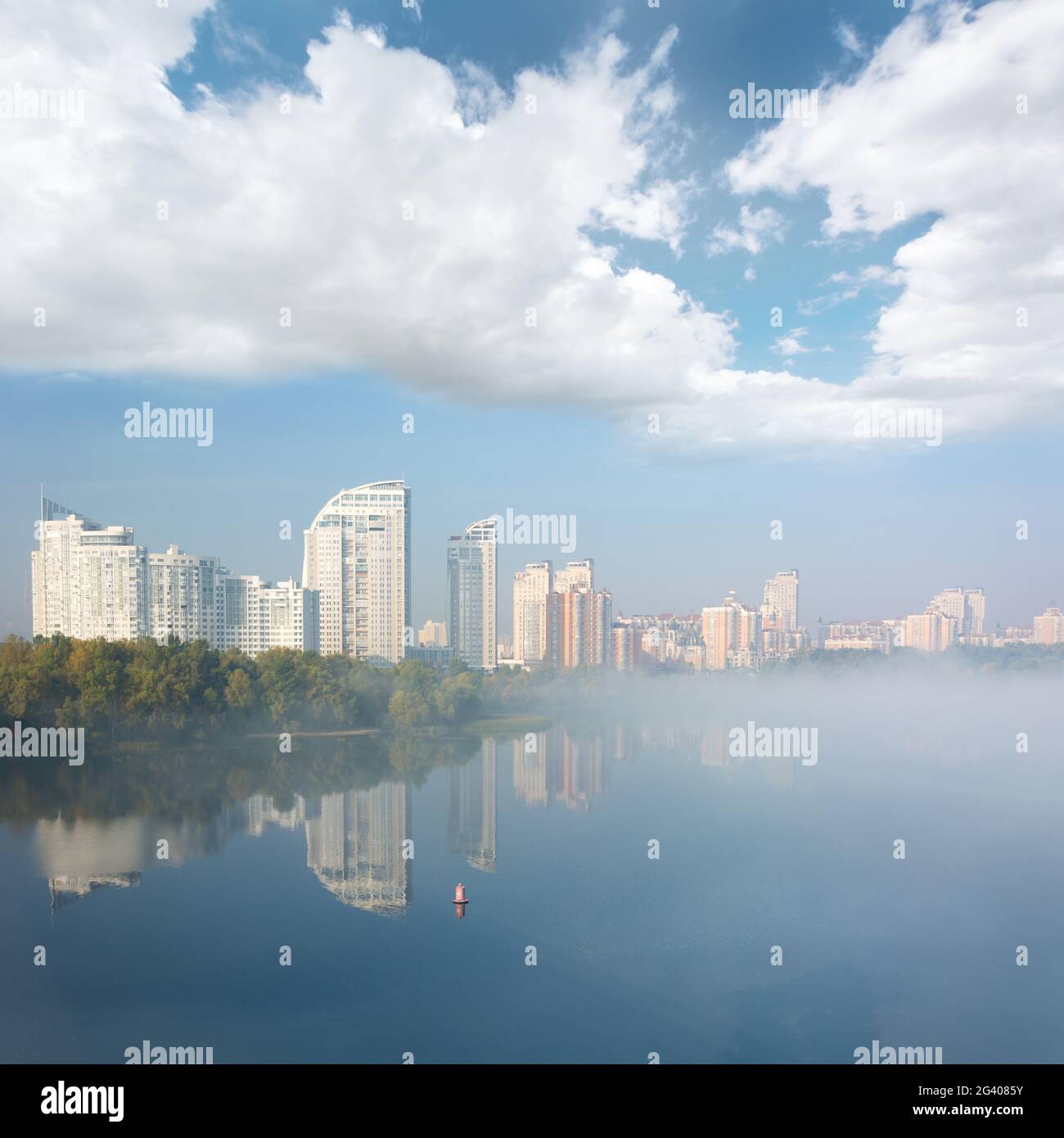 Skyline del distretto di Obolon a Kiev, Ucraina. Foto Stock