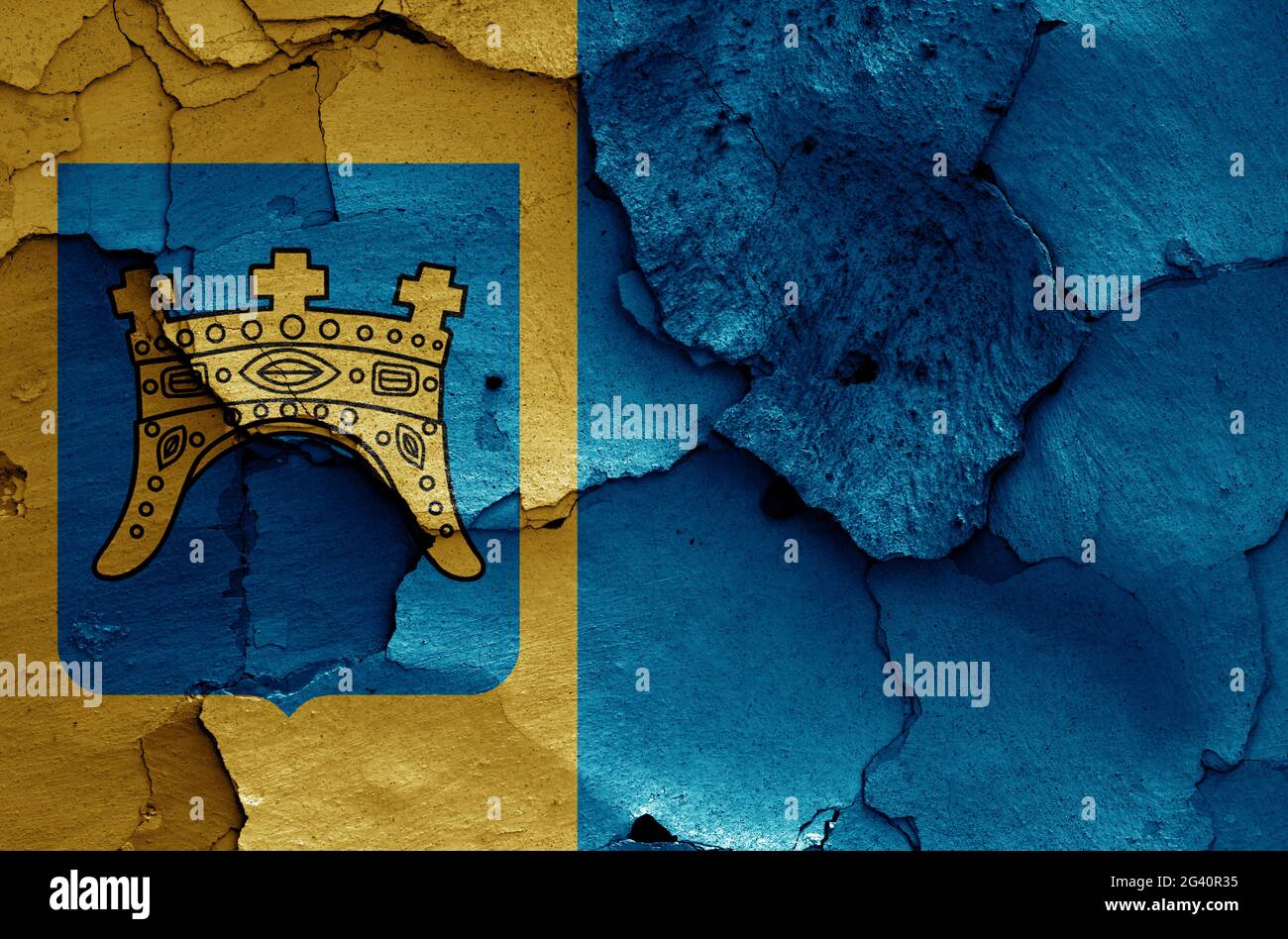 Bandiera della Contea di Spalato-Dalmazia dipinta su pareti incrinate Foto Stock