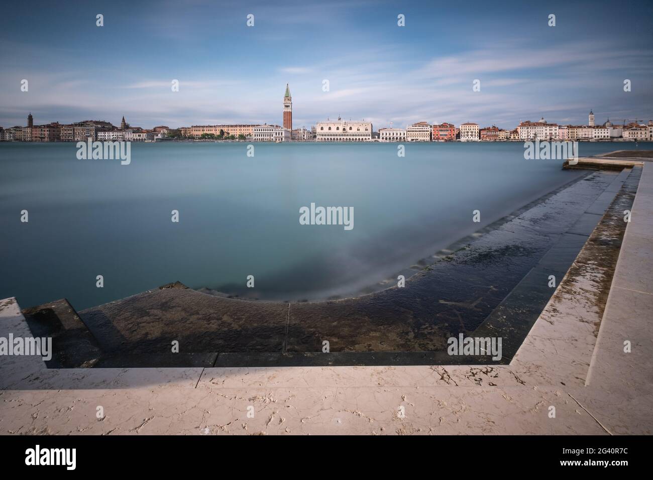 Vista del Campanile di San Marco da San Gorgio maggiore, Laguna di Venezia, Veneto, Italia, Europa Foto Stock