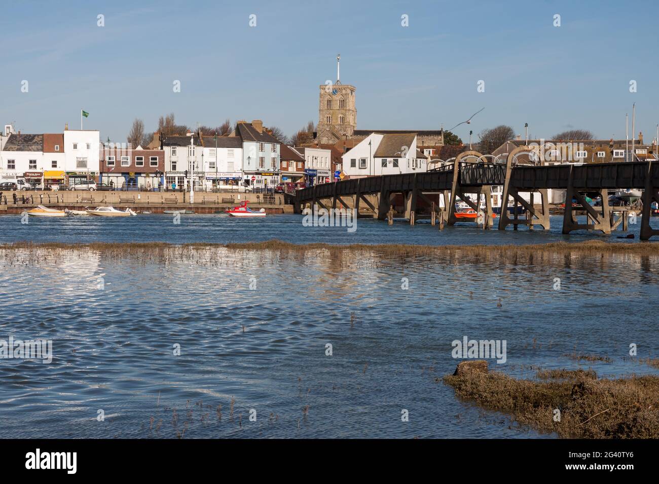 SHOREHAM-da-mare, WEST SUSSEX/UK - febbraio 1 : vista del porto a Shoreham-da-mare West Sussex il 1 febbraio 2010 Foto Stock