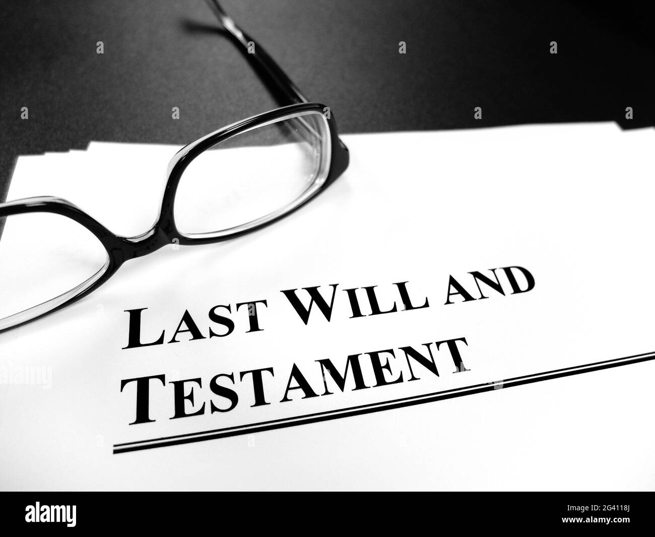 Probate ultimo volontà e testamento Estate Planning documenti sulla scrivania con gli occhiali Foto Stock