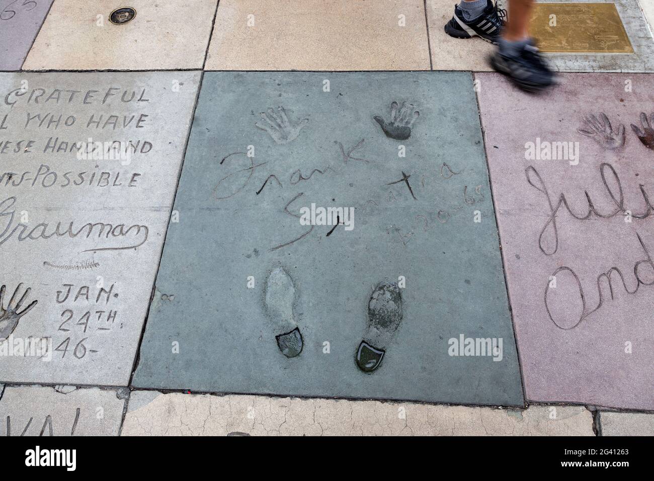 Frank Sinatra firma e handprints Hollywood Foto Stock