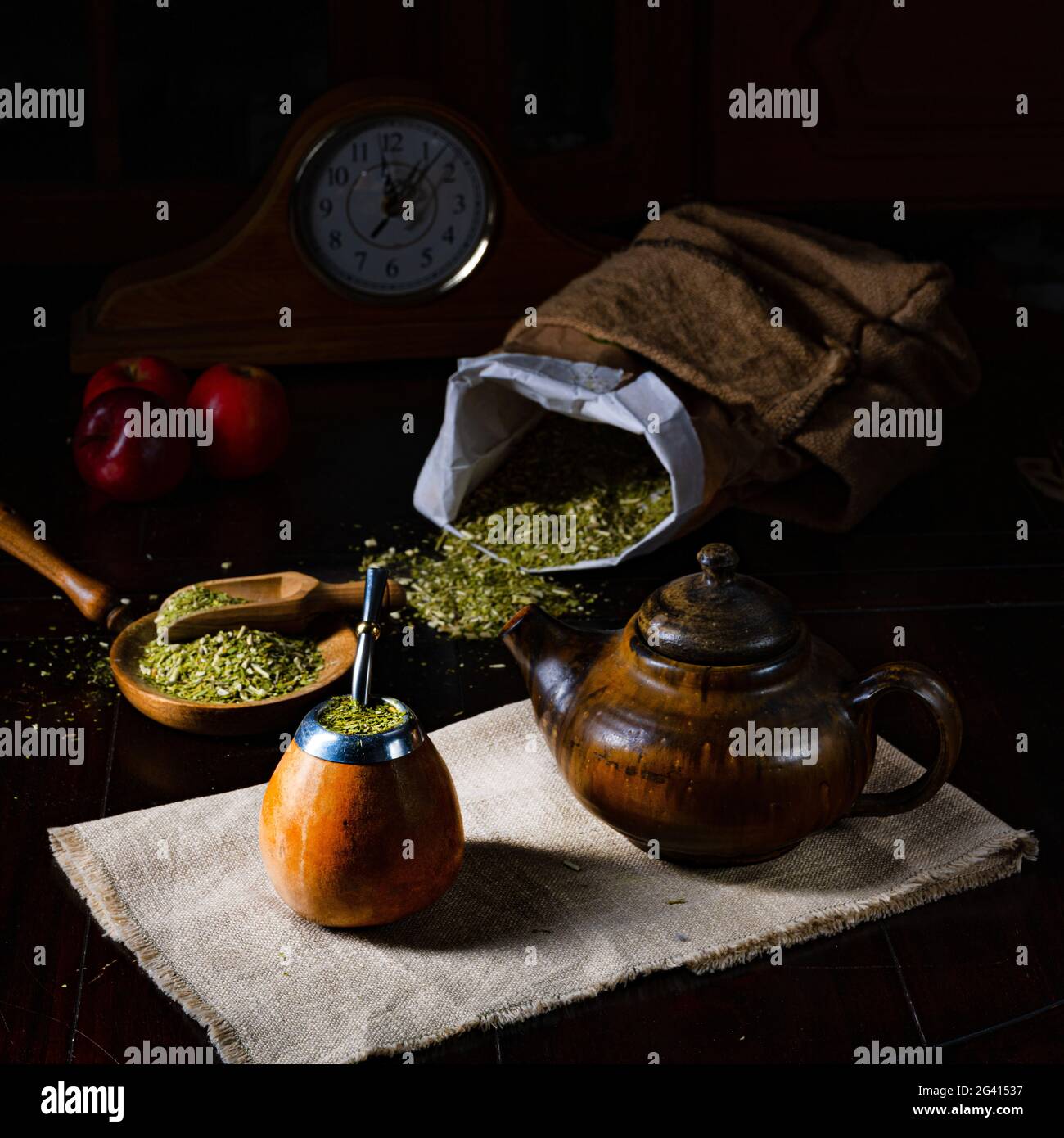 Preparare l'accoppiamento yerba con calabash e bombilla Foto Stock
