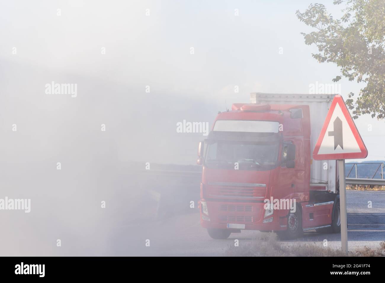 Il carrello raggiunge un'area con molta polvere che rende impossibile la visione. Foto Stock