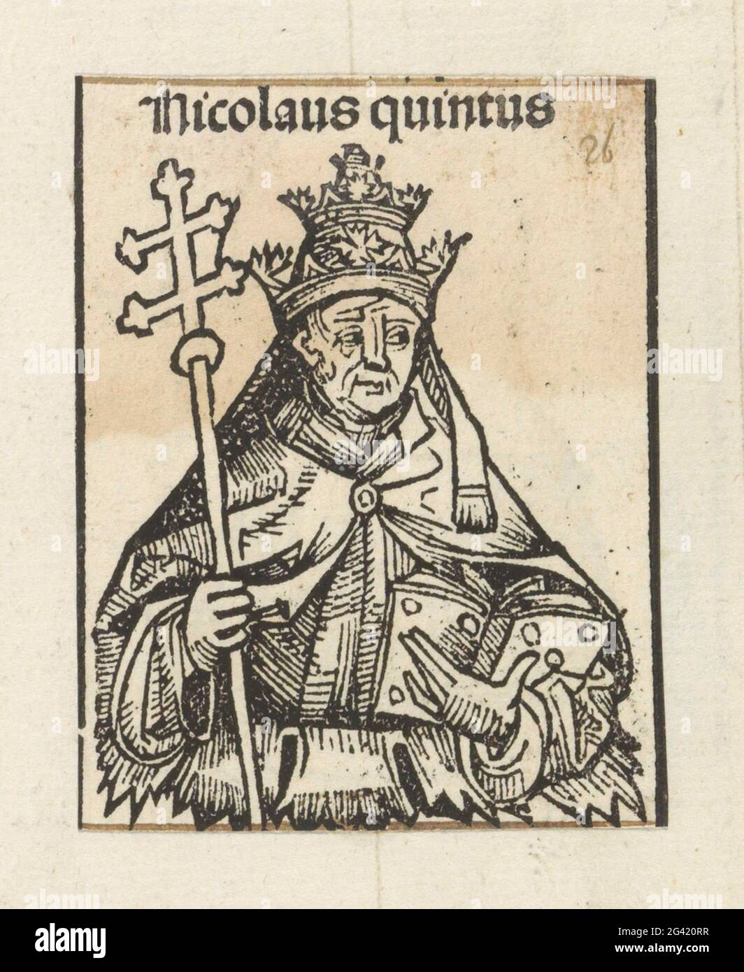 Papa Nicolaas V; Nicolaus Quintus; Liber cronicarum. Un celco di fiori con un papa. Indossa una tiara e ha una bibbia benedetta e un bastone con una doppia croce nelle sue mani. Lo spettacolo fa parte della sequenza pop nel Liber Chronicarum. Il testo identifica l'uomo come Papa Nicolaas V. la stampa fa parte di un album. Foto Stock