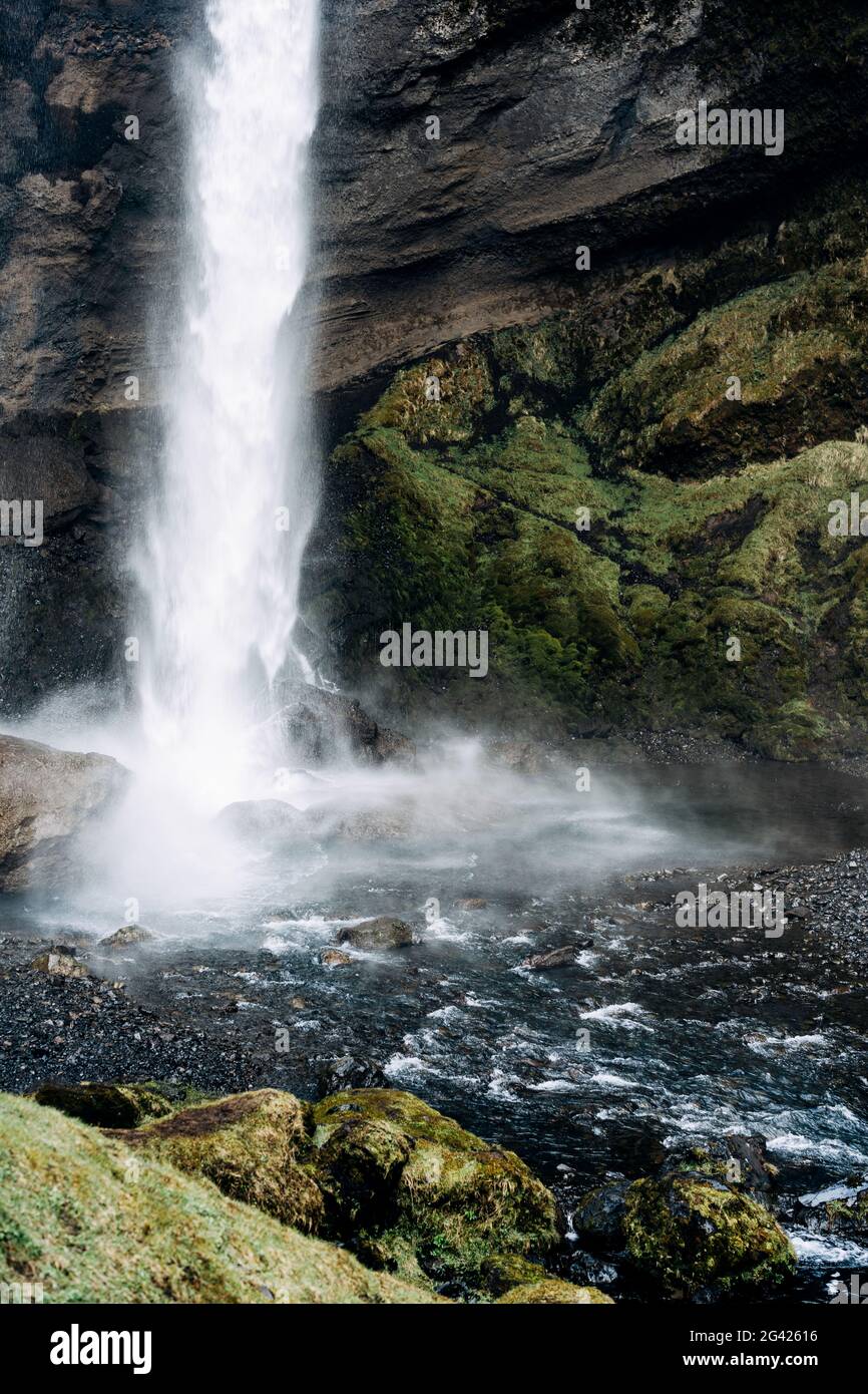 Cascata di Kvernufoss nell'Islanda meridionale, su un anello dorato. Foto Stock