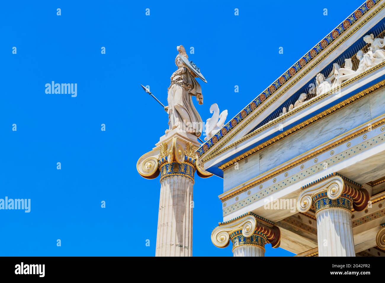 Statua di Athena al di fuori dell'Accademia di Atene, Atene, Grecia, Europa Foto Stock