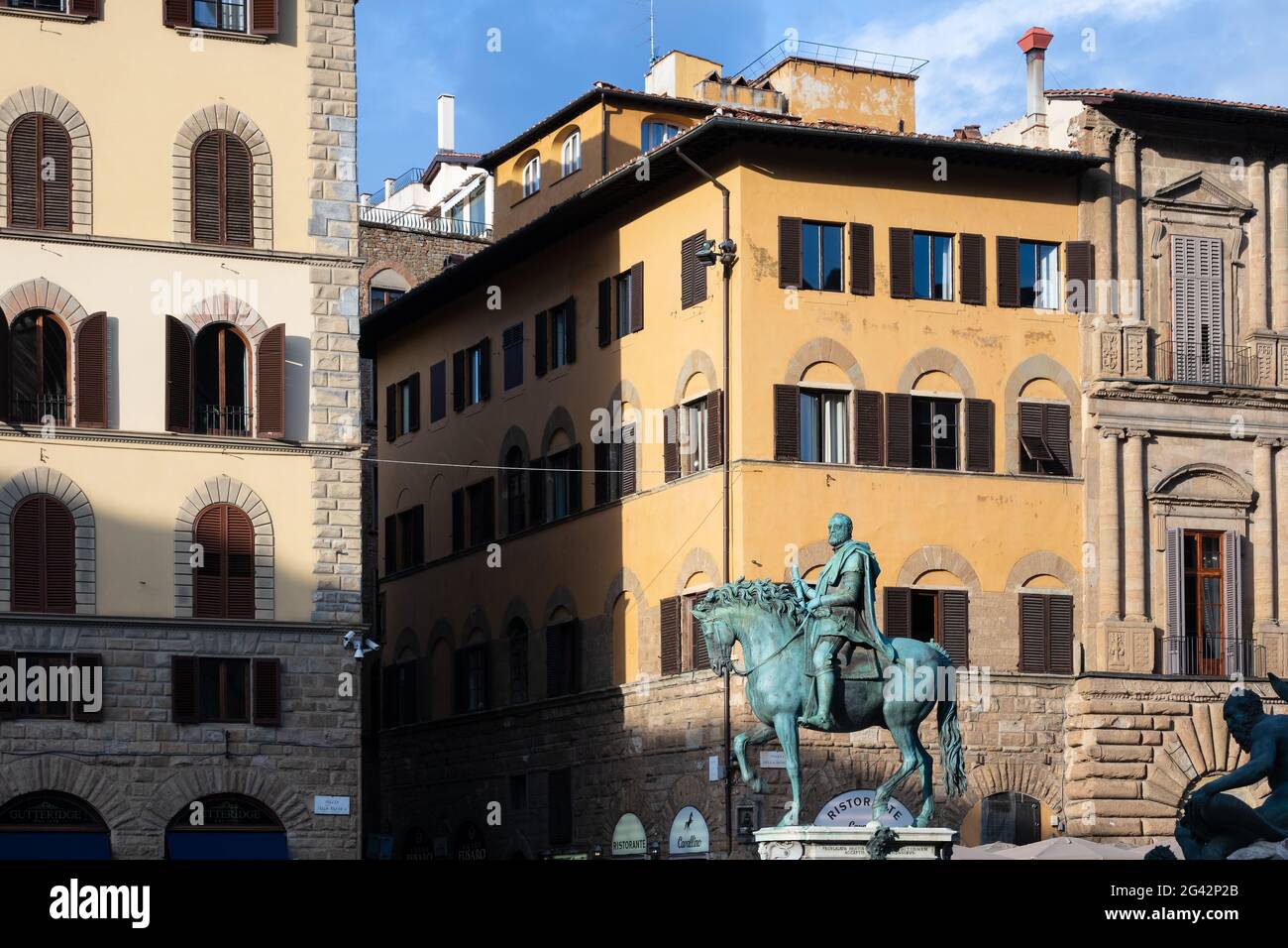 FIRENZE, TOSCANA/ITALIA - OTTOBRE 19 : statua equestre di Cosimo i â Giambologna in Piazza della Signoria Firenze in Ottobre Foto Stock