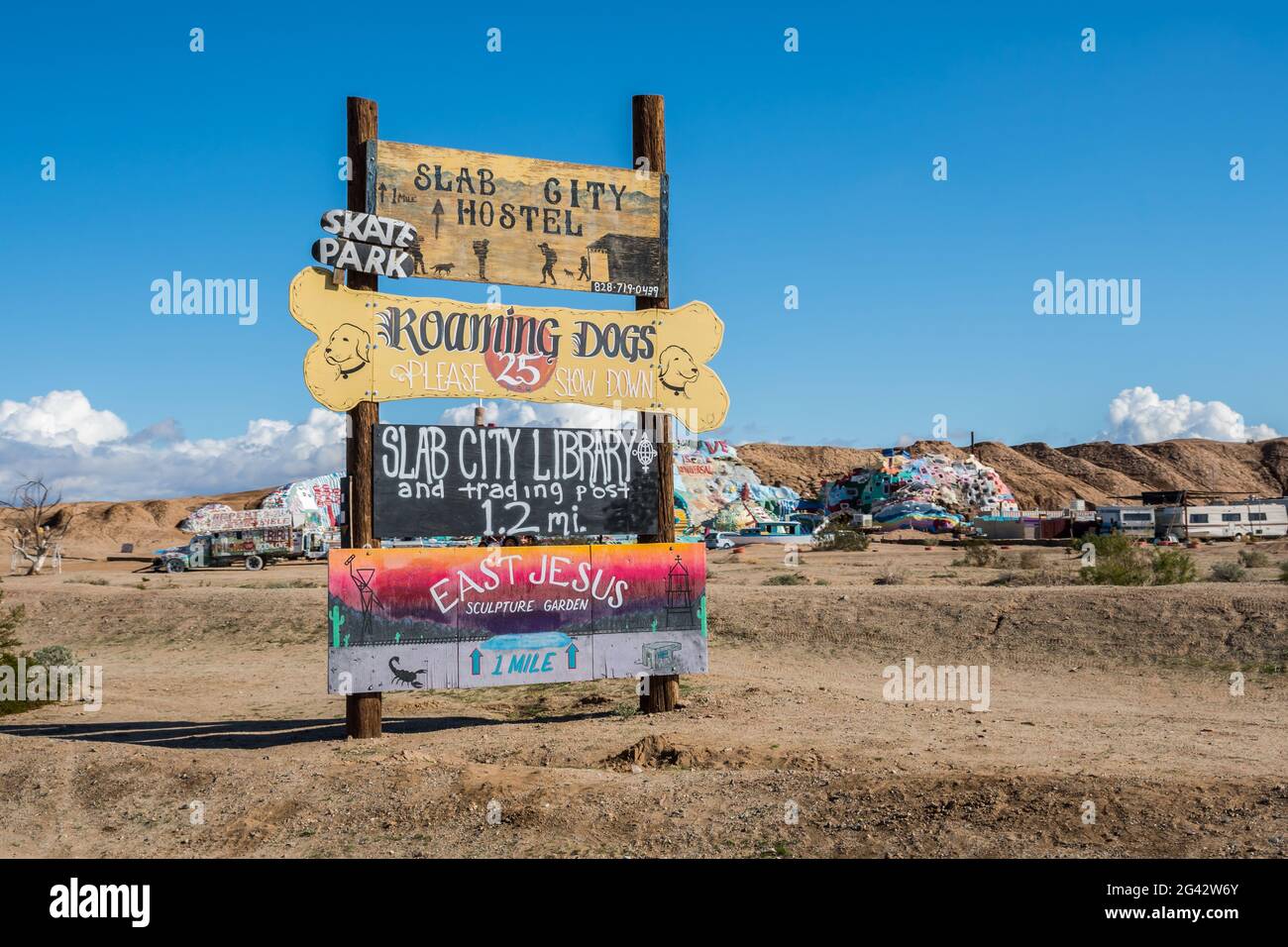 Una strada d'ingresso che va a Slab City, California Foto Stock