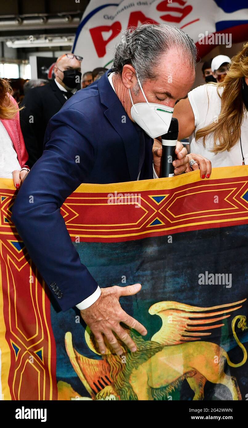 Verona, Italia. 18 Giugno 2021. 18 giugno 2021 VeronaFiere Verona il Presidente della Regione Veneto Luca Zaia inaugura il Motor Bike Expo 2021. Nella foto Luca Zaia Credit: Independent Photo Agency/Alamy Live News Foto Stock