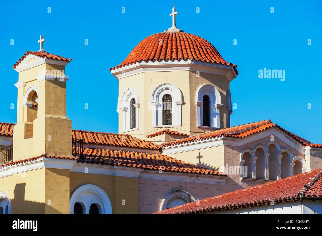 Chiesa greco-ortodossa sotto l'Acropoli, Atene, Grecia Foto Stock