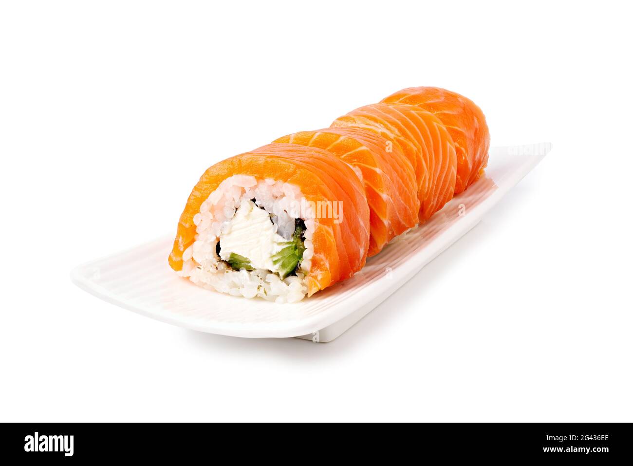 Maki sushi - filadelfia su piatto isolato su bianco Foto Stock