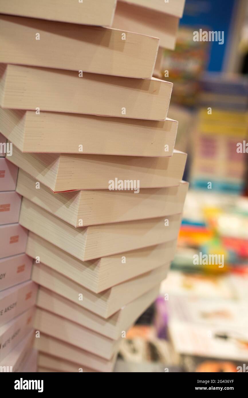 Stack di libri come concetto di istruzione e business Foto Stock