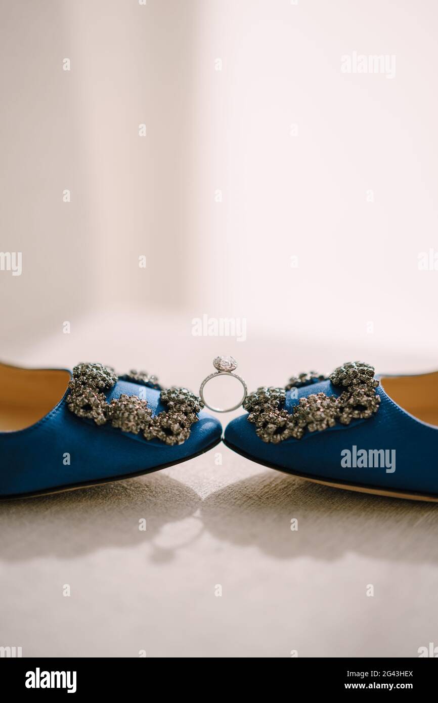 Scarpe gioiello immagini e fotografie stock ad alta risoluzione - Alamy