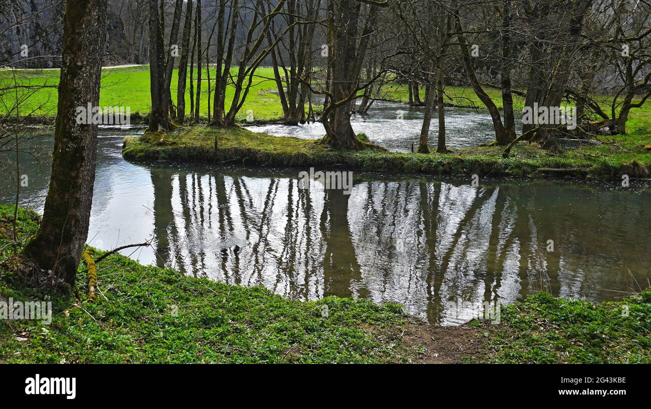 Nella valle del fiume Lauter, zona della biosfera dell'Alb Svevo, Germania Foto Stock