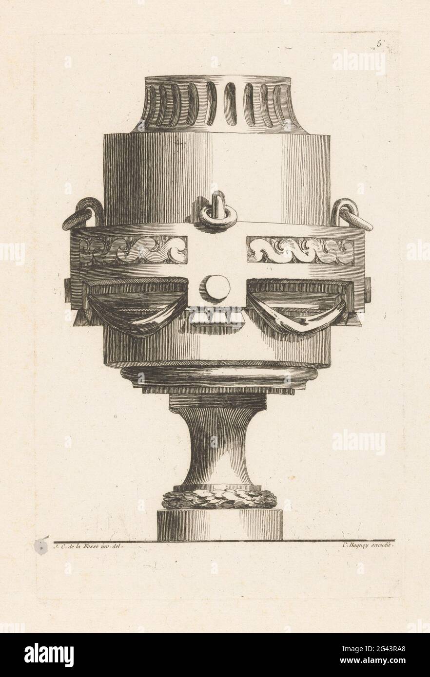 Vaso con drappeggi; V vasi antichi. Cahier V; IIe Volume de l'oeuvre de J. CH. Delafosse (...). Vaso ornamentato con anelli e tappeti. Foto Stock