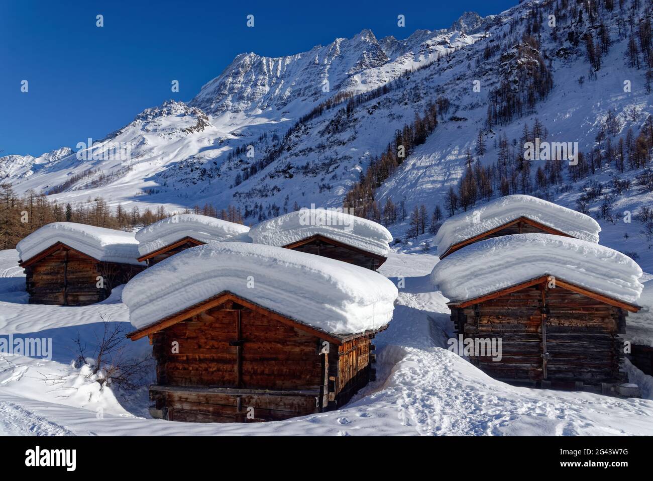 Le capanne di Vorsaas nel Loetschental, Vallese, Svizzera. Foto Stock