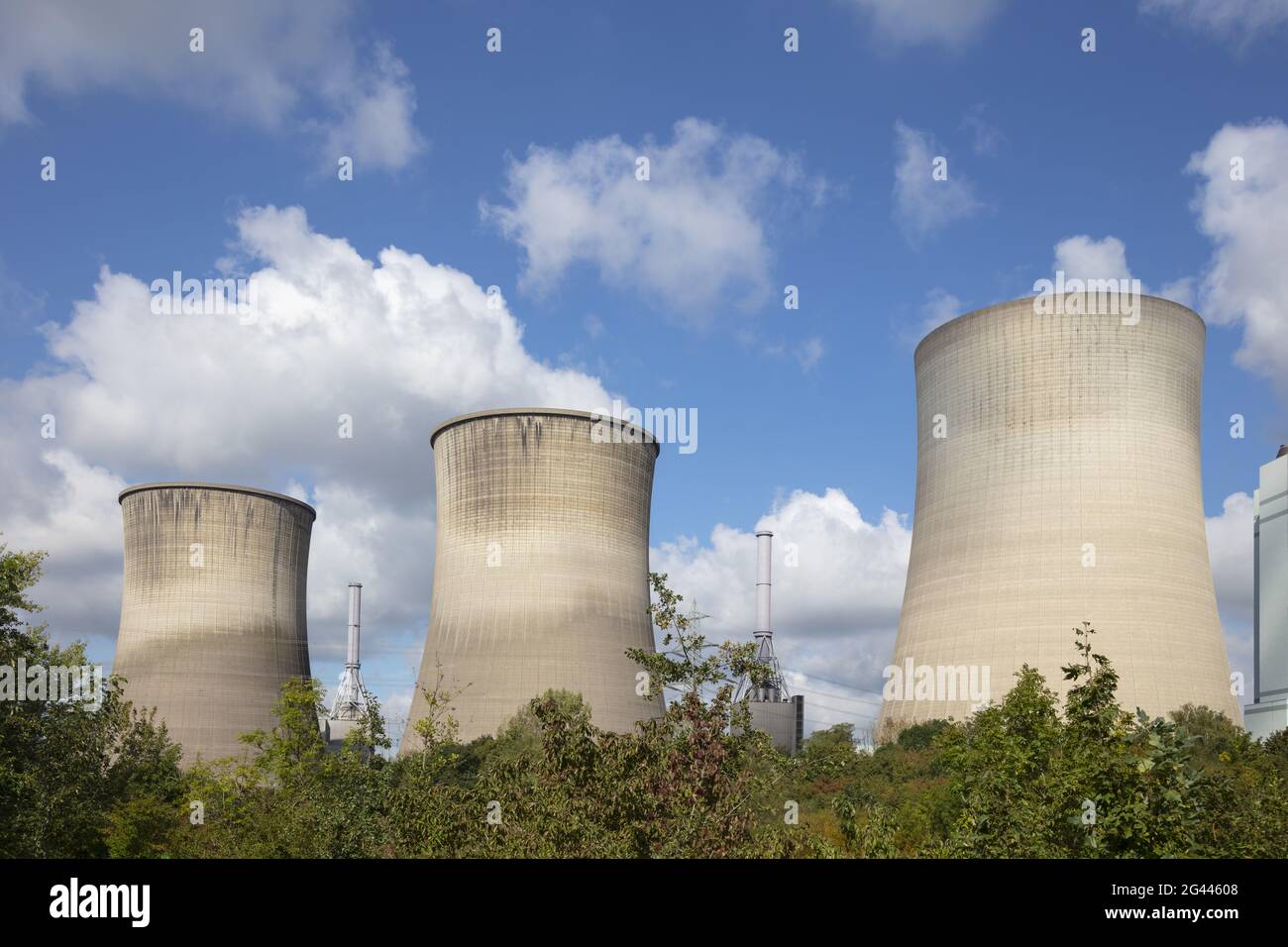 Torre di raffreddamento di una centrale elettrica, Werne, Nord Reno-Westfalia, Germania, Europa Foto Stock