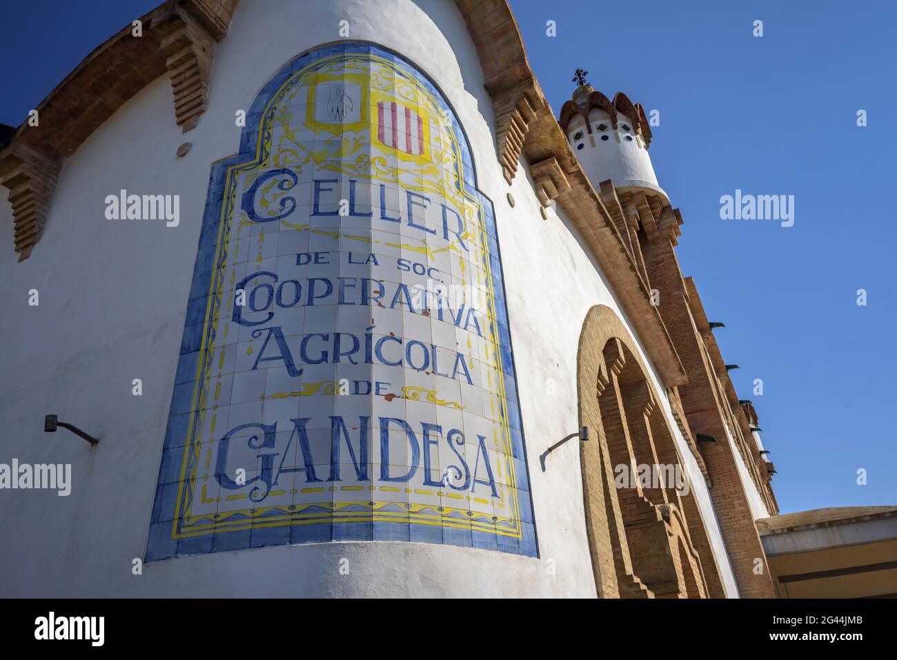 Vista esterna della cantina Cooperativa de Gandesa. È stato progettato dall'architetto César Martinell (Terra alta, Tarragona, Catalogna, Spagna) Foto Stock