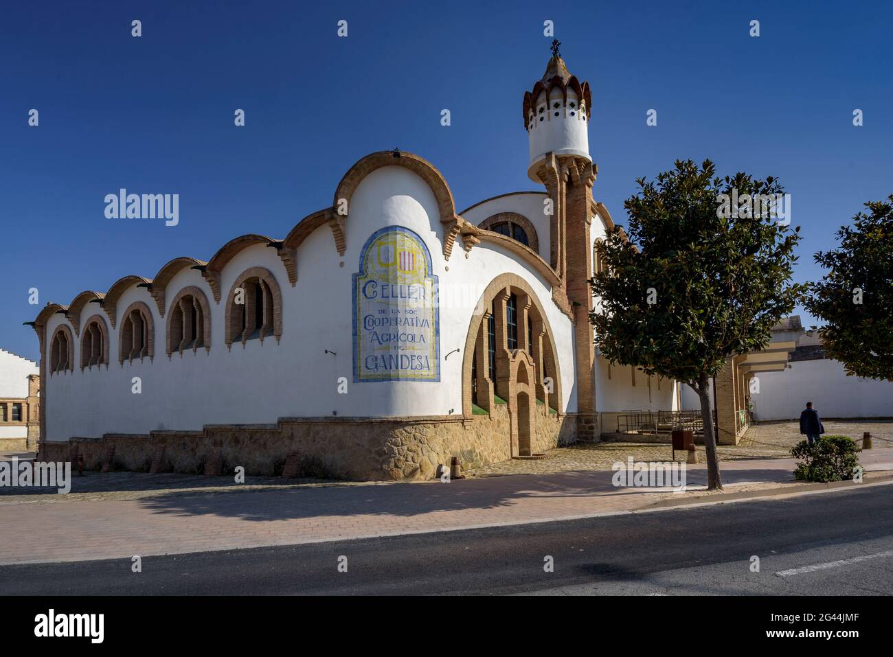 Vista esterna della cantina Cooperativa de Gandesa. È stato progettato dall'architetto César Martinell (Terra alta, Tarragona, Catalogna, Spagna) Foto Stock