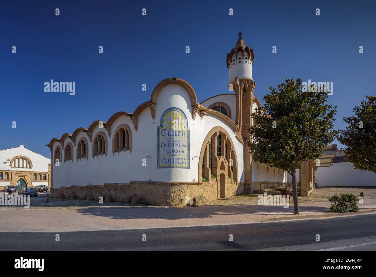 Vista esterna della cantina Cooperativa de Gandesa. È stato progettato dall'architetto César Martinell (Terra alta, Tarragona, Catalogna, Spagna) Foto Stock