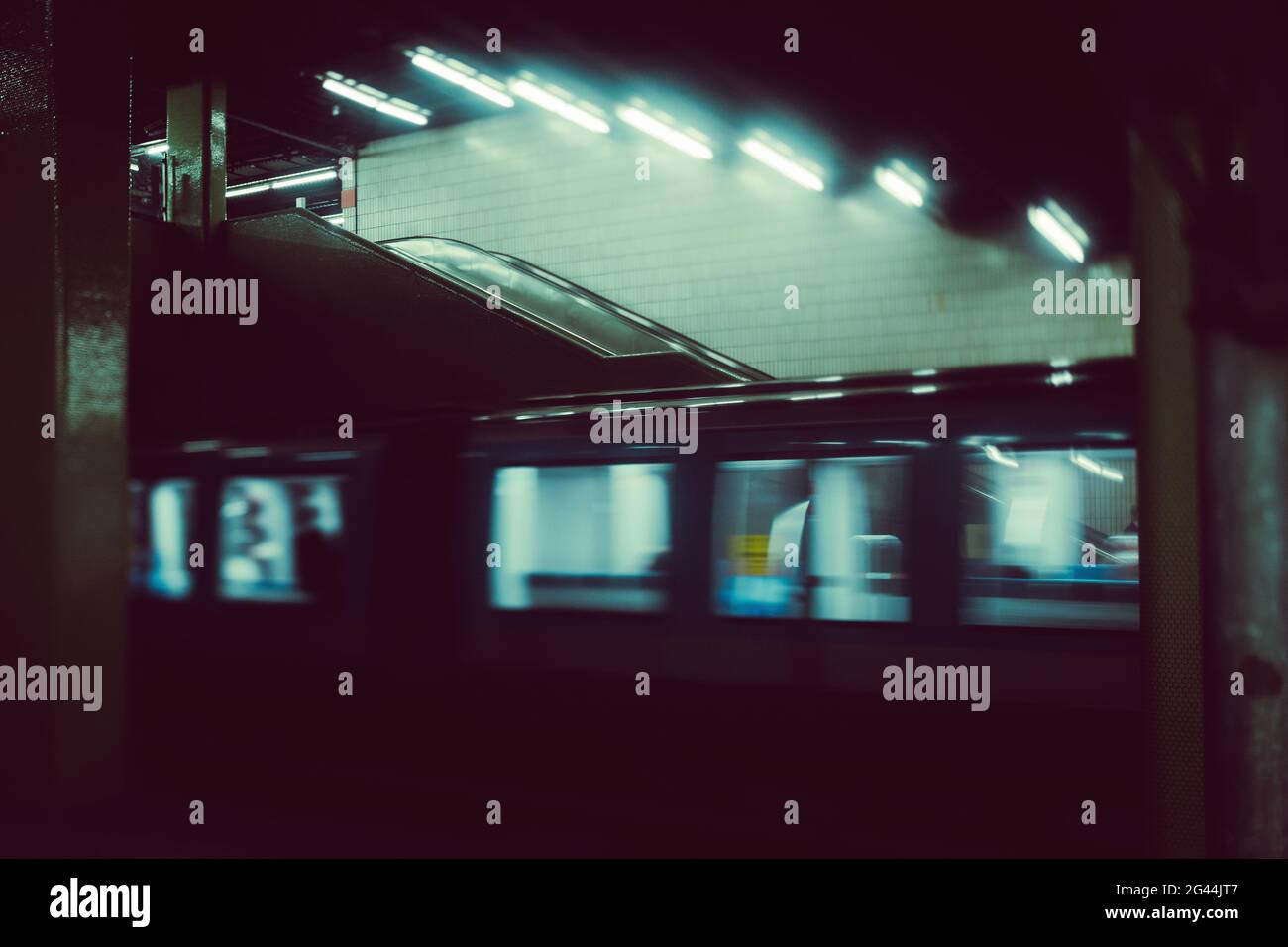 Foto della stazione della metropolitana di Columbusplatz in ottica retrò, Monaco, Germania Foto Stock