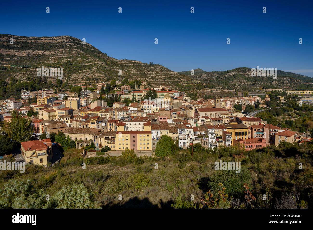 Vista della città di Monistrol de Montserrat dalla collina Bestorre (Bages, Barcellona, Catalogna, Spagna) ESP: Vistas de Monistrol de Montserrat Foto Stock