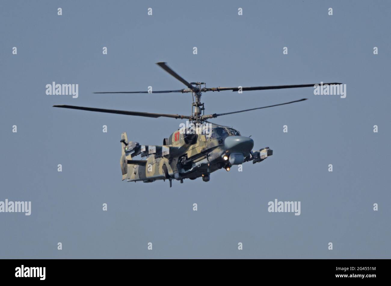 ZHUKOVSKY, RUSSIA - 01 SETTEMBRE 2019: Dimostrazione dell'elicottero Kamov Ka-52 Alligator Attack dell'aeronautica russa a. Foto Stock