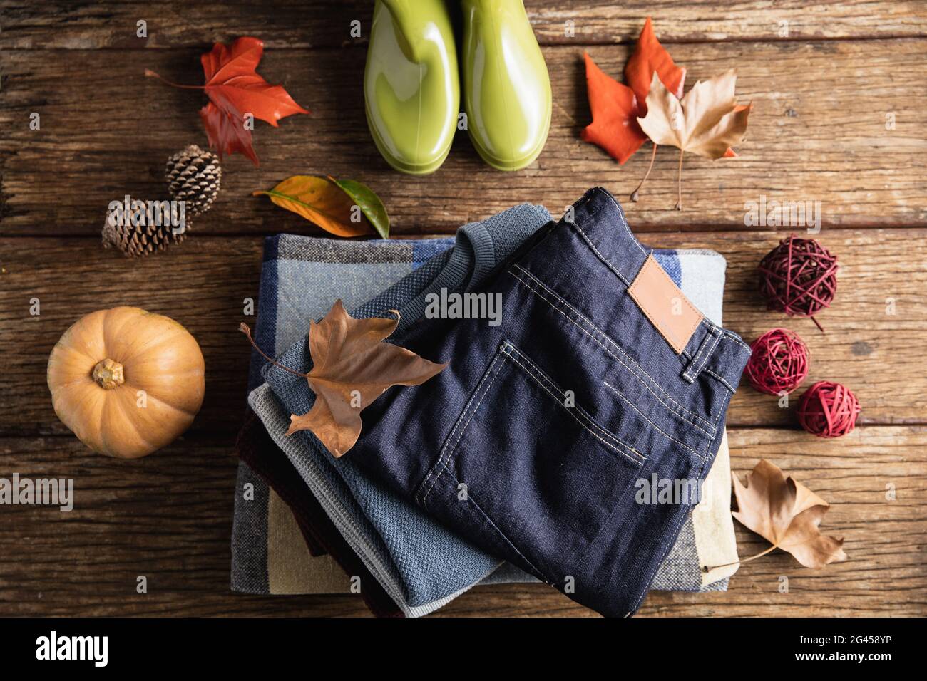 Autunno laici piatta con vestiti Foto Stock