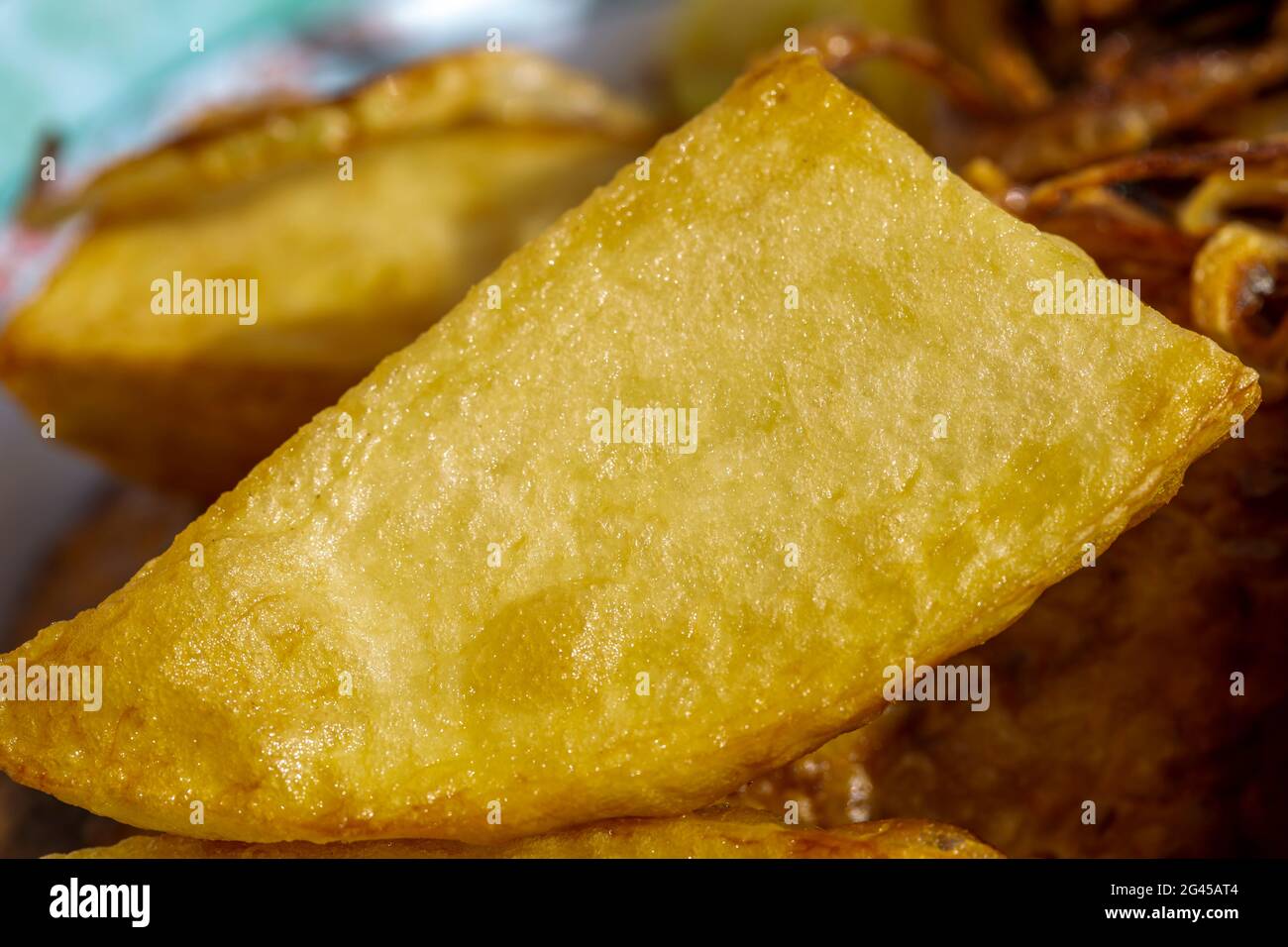 cipolle fritte con patatine. Foto Stock