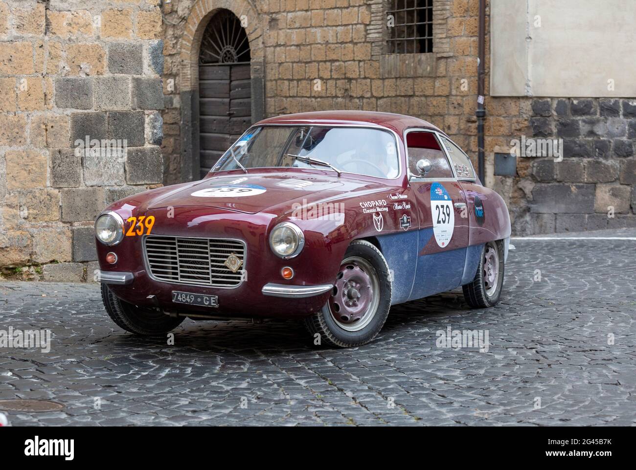 Orvieto, Italia. 18 Giugno 2021. A Orvieto arriva una 1100 Zagato Fiat 1954 e Coupe. Credit: Stephen Bisgrove/Alamy Live News Foto Stock