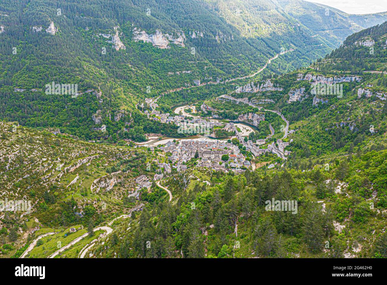 Sainte-Enimie, città storica sulle gole del Tarn, Lozere, Languedoc-Roussillon, Francia Foto Stock