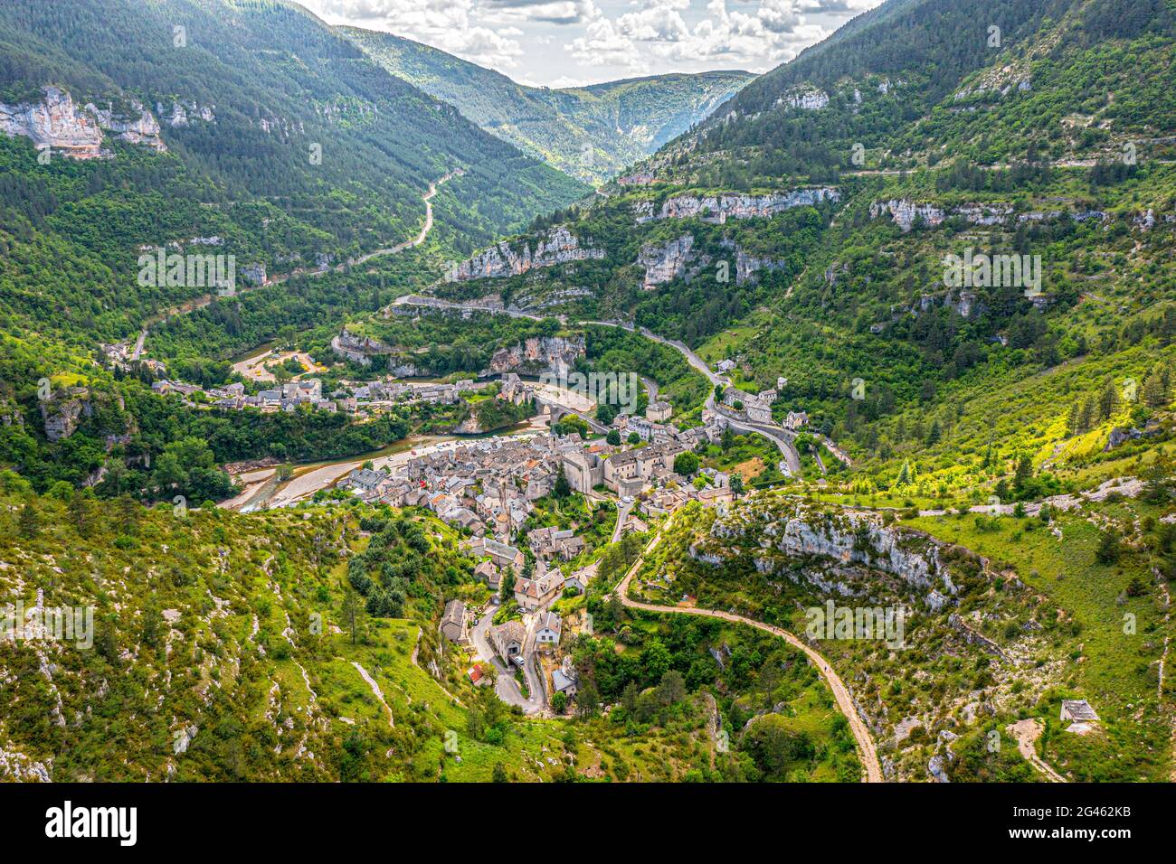 Sainte-Enimie, città storica sulle gole del Tarn, Lozere, Languedoc-Roussillon, Francia Foto Stock