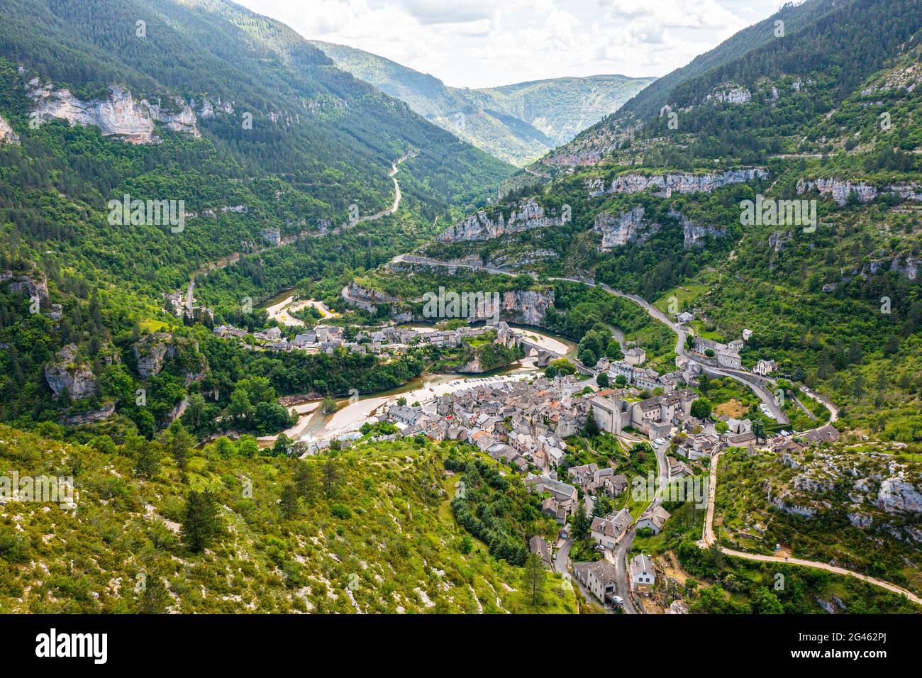 Sainte-Enimie, città storica sulle gole del Tarn, Lozere, Languedoc-Roussillon, Francia Foto Stock