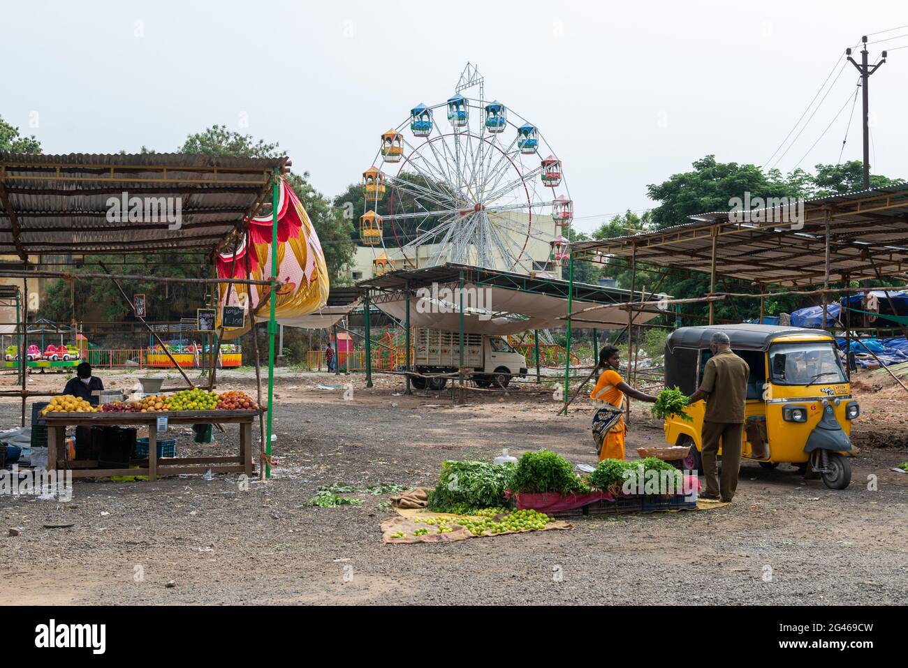 PONDICHERRY, INDIA - Giugno 2021: Mercato di frutta e verdura durante il blocco causato dalla corona. Foto Stock