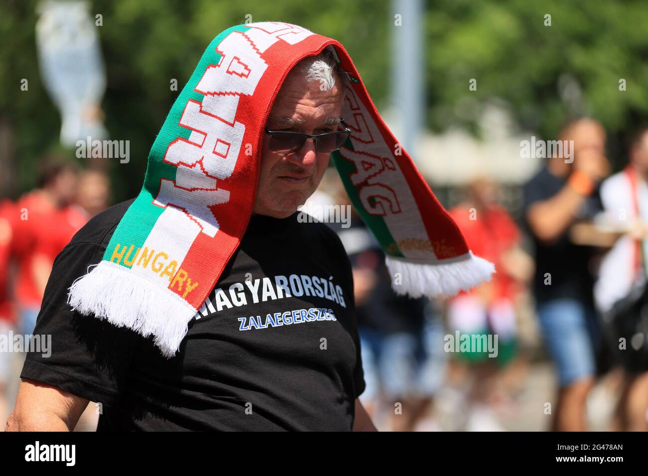 Budapest, Ungheria. 19 giugno 2021. BUDAPEST, UNGHERIA - 19 GIUGNO, Campionato UEFA Euro 2020 Gruppo F tra Ungheria e Francia alla Puskas Arena il 19 giugno 2021 a Budapest, Ungheria. Ungheria tifosi e tifosi di calcio marcia da Piazza Hero alla Puskas Arena a BudapestAlamy Live News / Gabriella Barbara Credit: Gabriella Barbara/Alamy Live News Foto Stock