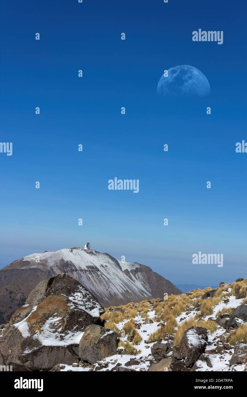 Grande telescopio millimetrico sulla cima della Sierra Negra nello stato messicano di Puebla Foto Stock