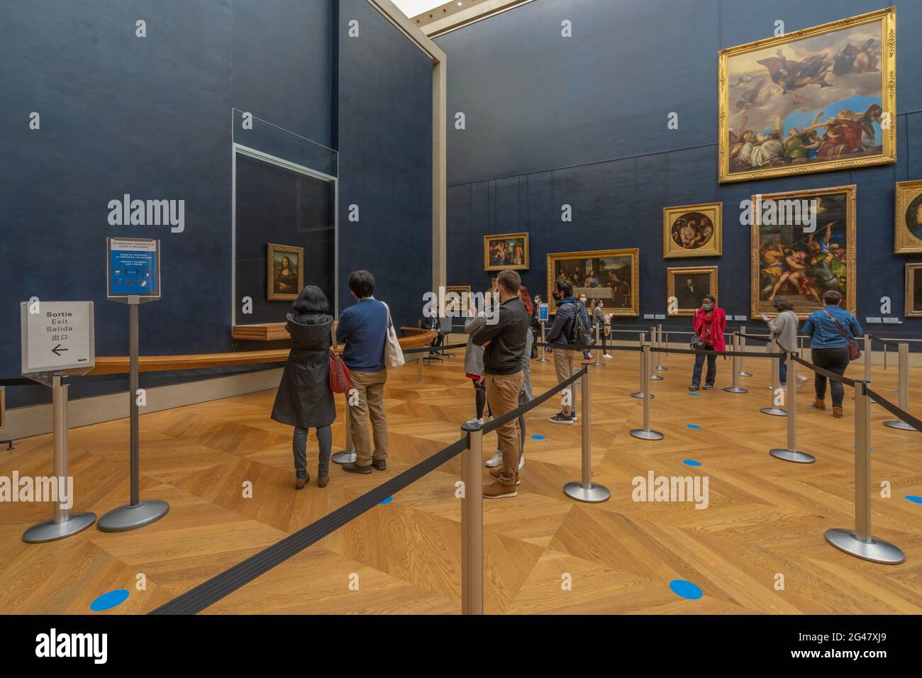 Parigi, Francia - 21 05 2021: Museo del Louvre. Ala Denon. Monna Lisa di Leonardo Devinci Foto Stock