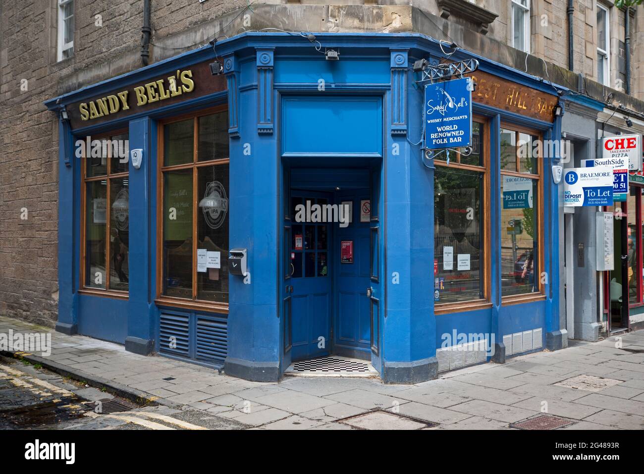 Il Sandy Bell's Pub, un locale di musica tradizionale scozzese su Forrest Road nel centro storico di Edimburgo. Foto Stock