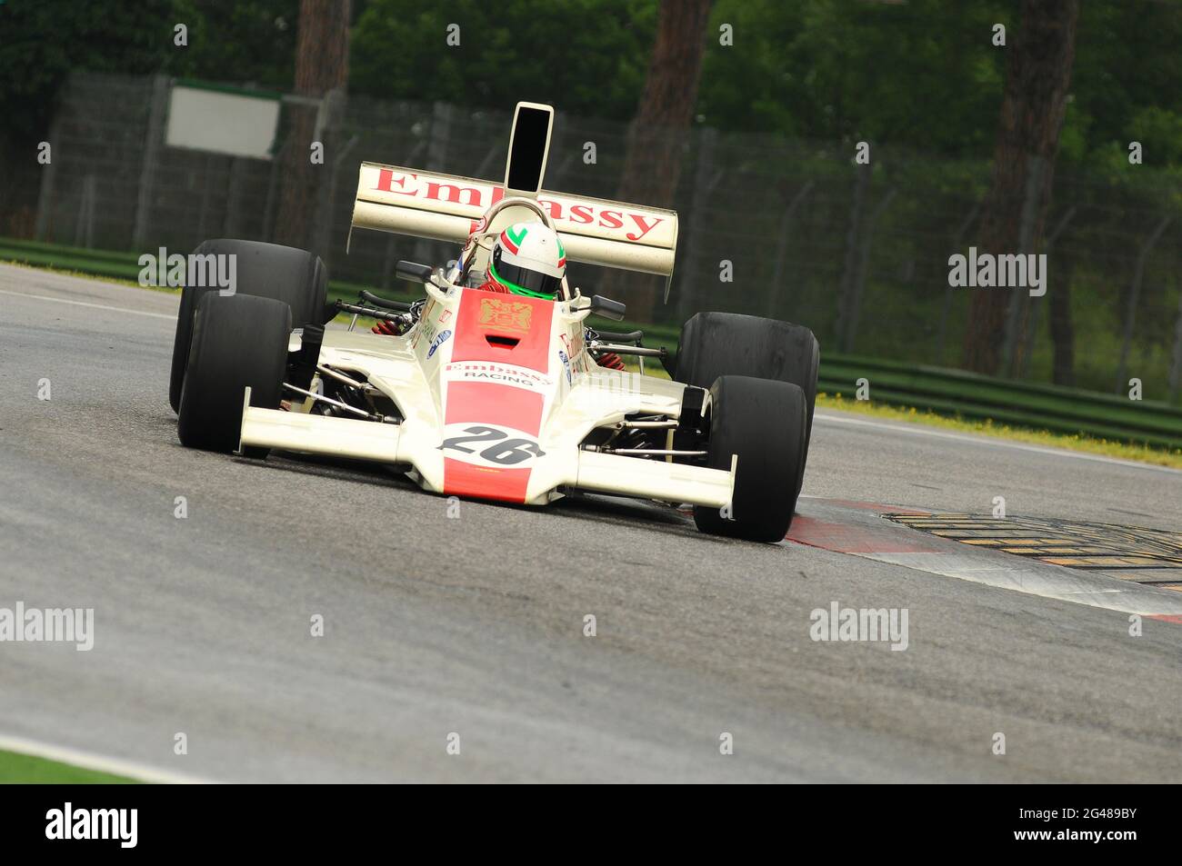 Imola, 6 giugno 2012: Corsa sconosciuta Classic F1 Car 1974 Lola T370 del team Embassy Hill Racing ex Graham Hill - Rolf Stommelen durante la pratica di Imola Cla Foto Stock