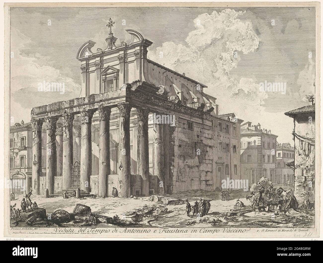 Tempio di Antonino e Faustina a Roma; Veduta del Tempio di Antonino e Faustina a campo Vaccino; volti a Roma; Vedute di Roma Disegnate ed incise da Giambattista Piranesi Architetto ve (Nez) Iano. Vista del tempio di Antonino e Faustina al Foro Romano di Roma (la cella del tempio è stata trasformata in chiesa: San Lorenzo in Miranda). Titolo in undermarge. Foto Stock