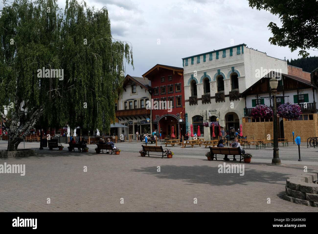 Scena a Leavenworth, Washington, una città costruita nello stile di un villaggio bavarese Foto Stock