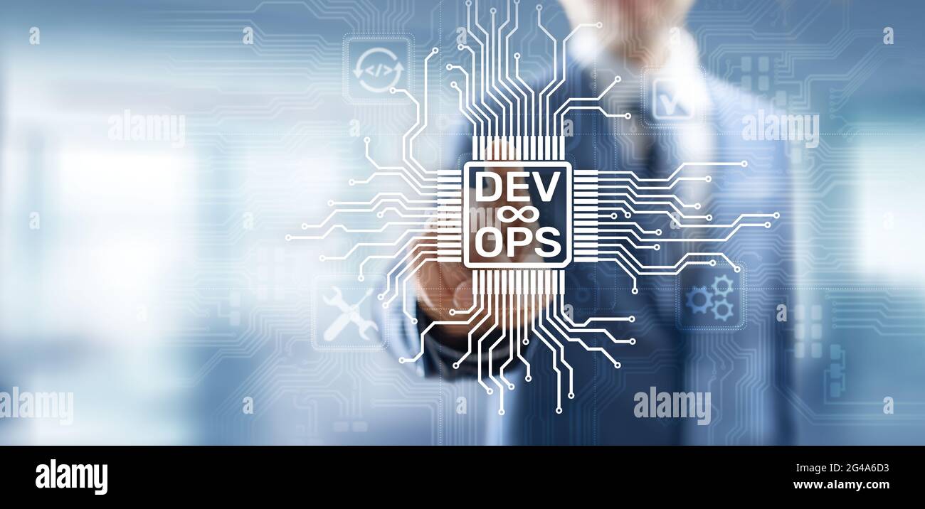 Sviluppo Agile e concetto di ottimizzazione DevOps su schermo virtuale Foto Stock