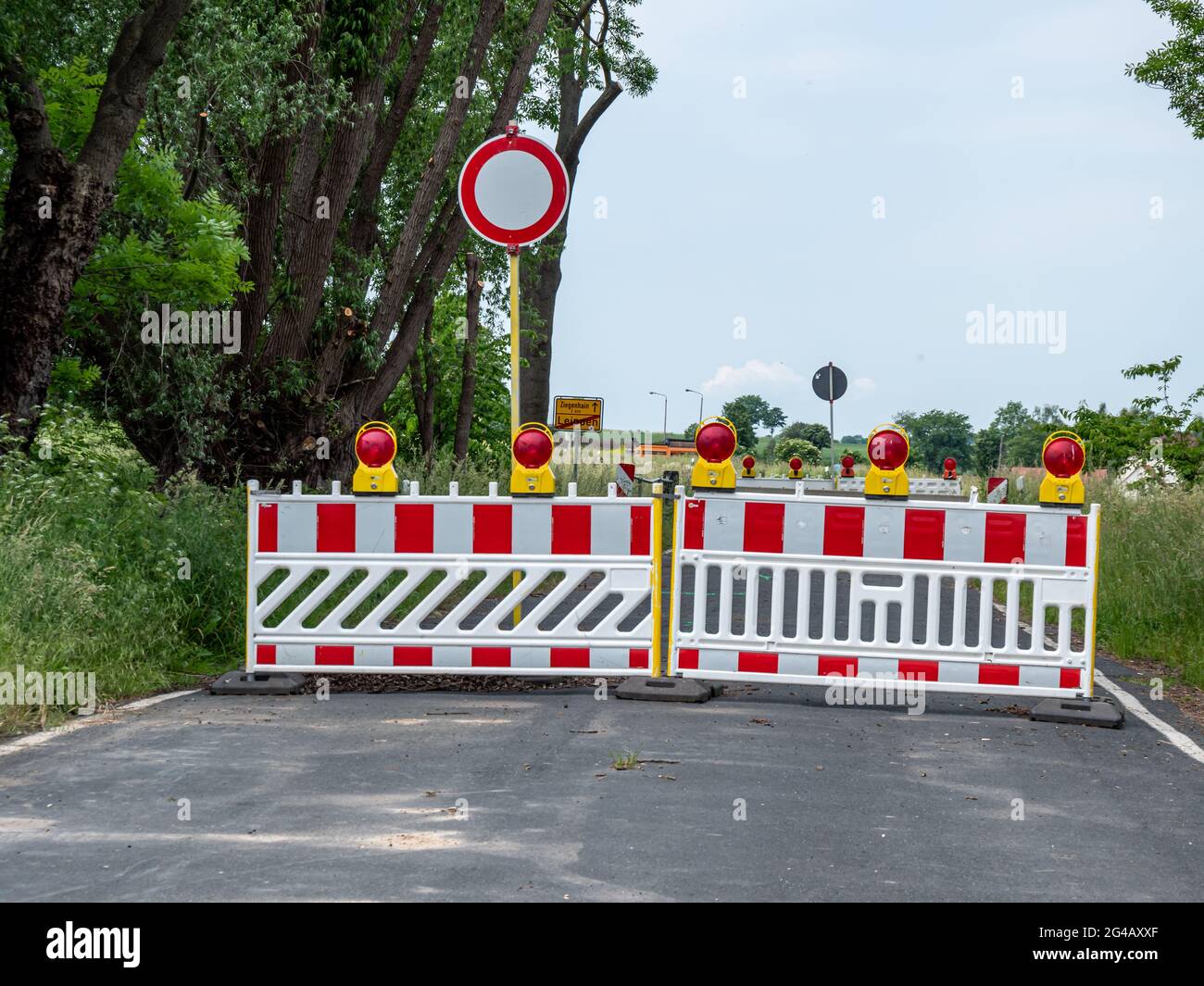 La strada è bloccata da un cantiere Foto Stock