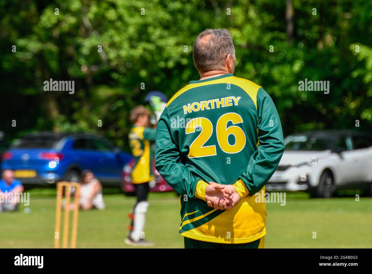 Pontardawe, Regno Unito. 19 giugno 2021. Azione della South Wales Cricket Association Division sei partita tra Llandarcy Cricket Club 2nds e Ynystawe Cricket Club 3rds al Recreation Ground a Pontardawe, Galles, Regno Unito, il 19 giugno 2021. Credit: Duncan Thomas/Majestic Media/Alamy Live News. Foto Stock