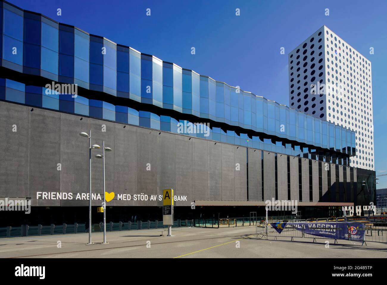 Friends Arena and Quality Hotel Friends by Westfield Mall of Scandinavia. Solna, Stoccolma, Svezia. Foto Stock