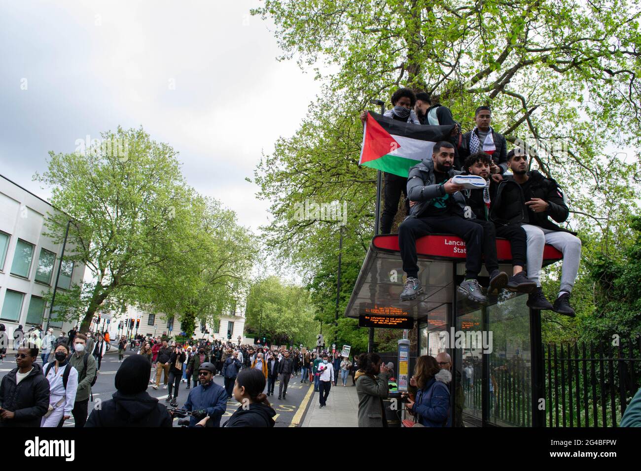 LONDRA, INGHILTERRA - 15 maggio 2021: Manifestanti in una marcia per la dimostrazione della Palestina a Londra Foto Stock