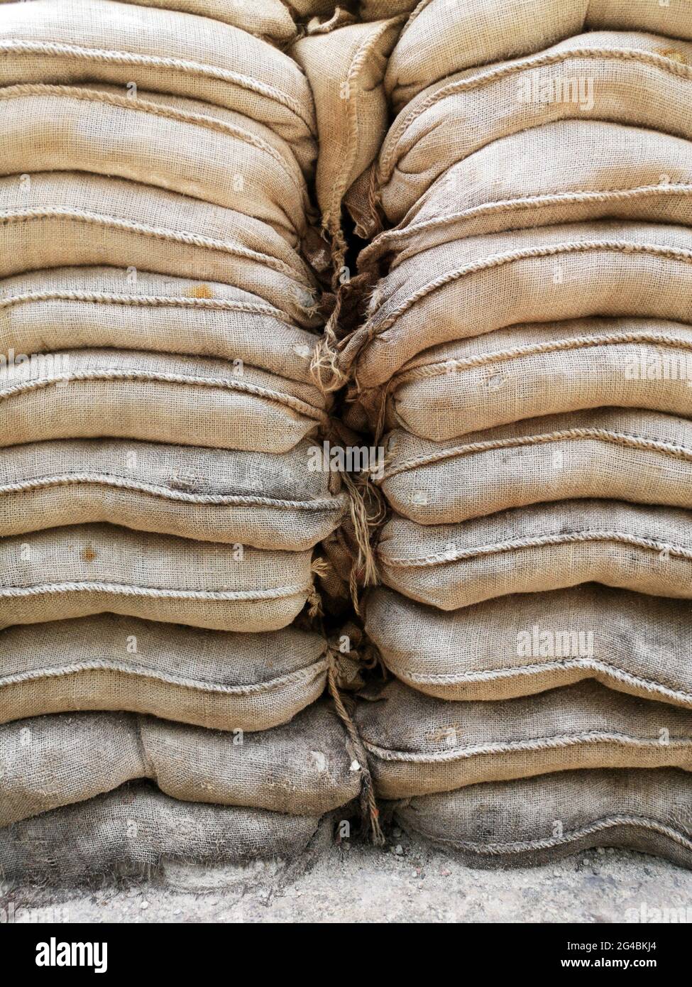 Un closeup di sacchi di sabbia per la protezione contro le inondazioni Foto Stock