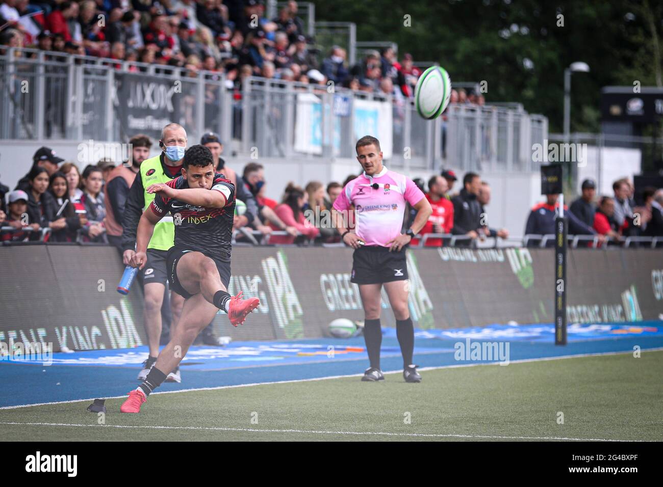 LONDRA, REGNO UNITO. IL 20 GIUGNO Manu Vunipola di Saracens segna una conversione durante la partita del Greene King IPA Championship tra Saracens e Ealing Trailfinders ad Allianz Park, Londra, domenica 20 giugno 2021. (Credit: Tom West | MI News) Credit: MI News & Sport /Alamy Live News Foto Stock